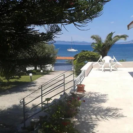 Maria In Front Of The Sea فيلة *